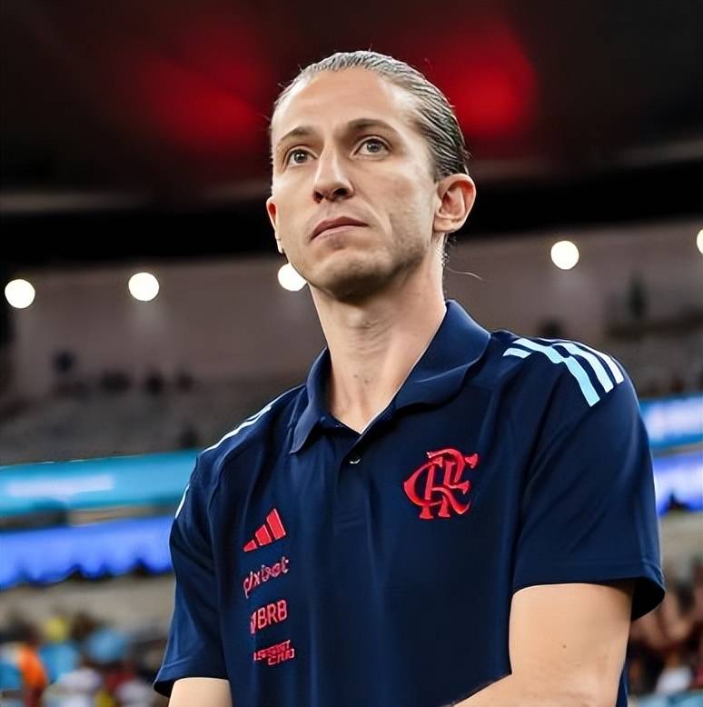 包含葡超转会期再迎强敌，拜仁慕尼黑遗憾出局，主帅态度——压力陡增，年轻球员得到机会的词条