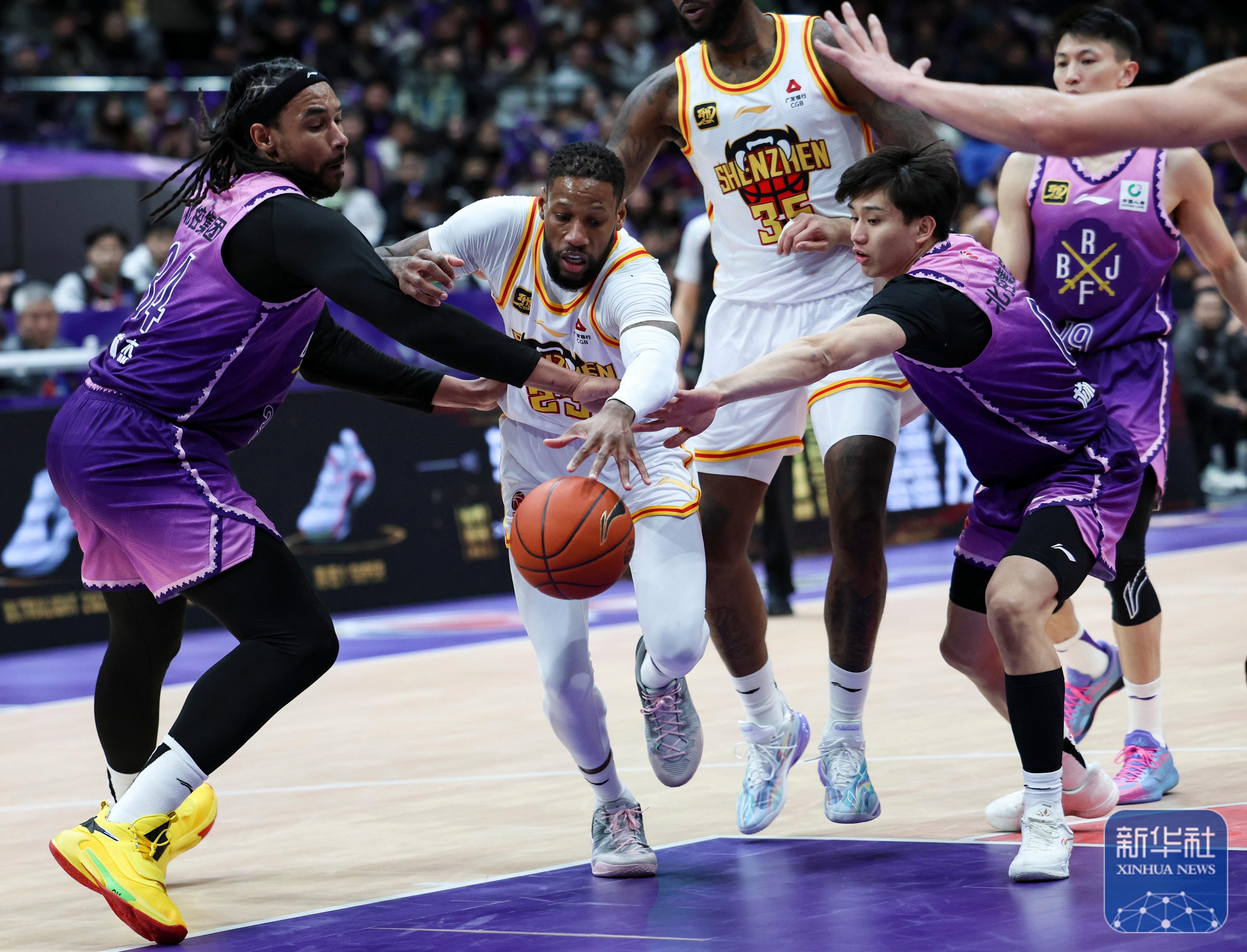 赛地聚焦：CBA常规赛集结日热度飙升，纽约尼克斯回应争议，底气十足，数据趋势出现新变化的简单介绍