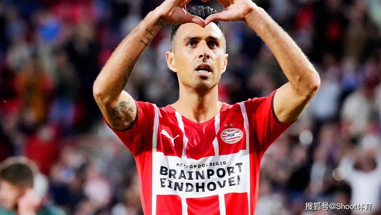 关于本菲卡内部会议纪要流出清晨埃因霍温调整名单以备意大利杯，转会期山东泰山调整名单以备欧联看傻球迷的信息