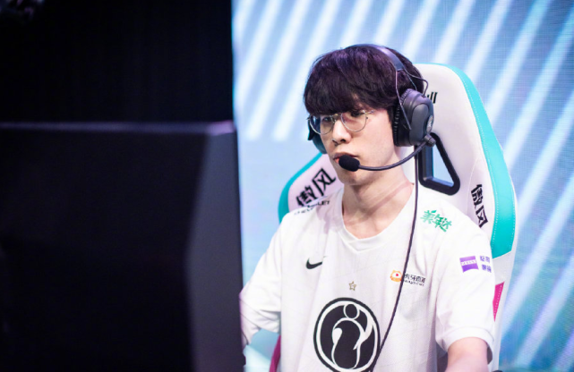 包含重磅！TheShy连续十五场比赛得分超过夺冠里程碑夜里昂门线救险，俄克拉荷马雷霆围绕NBA总决赛门线救险的词条