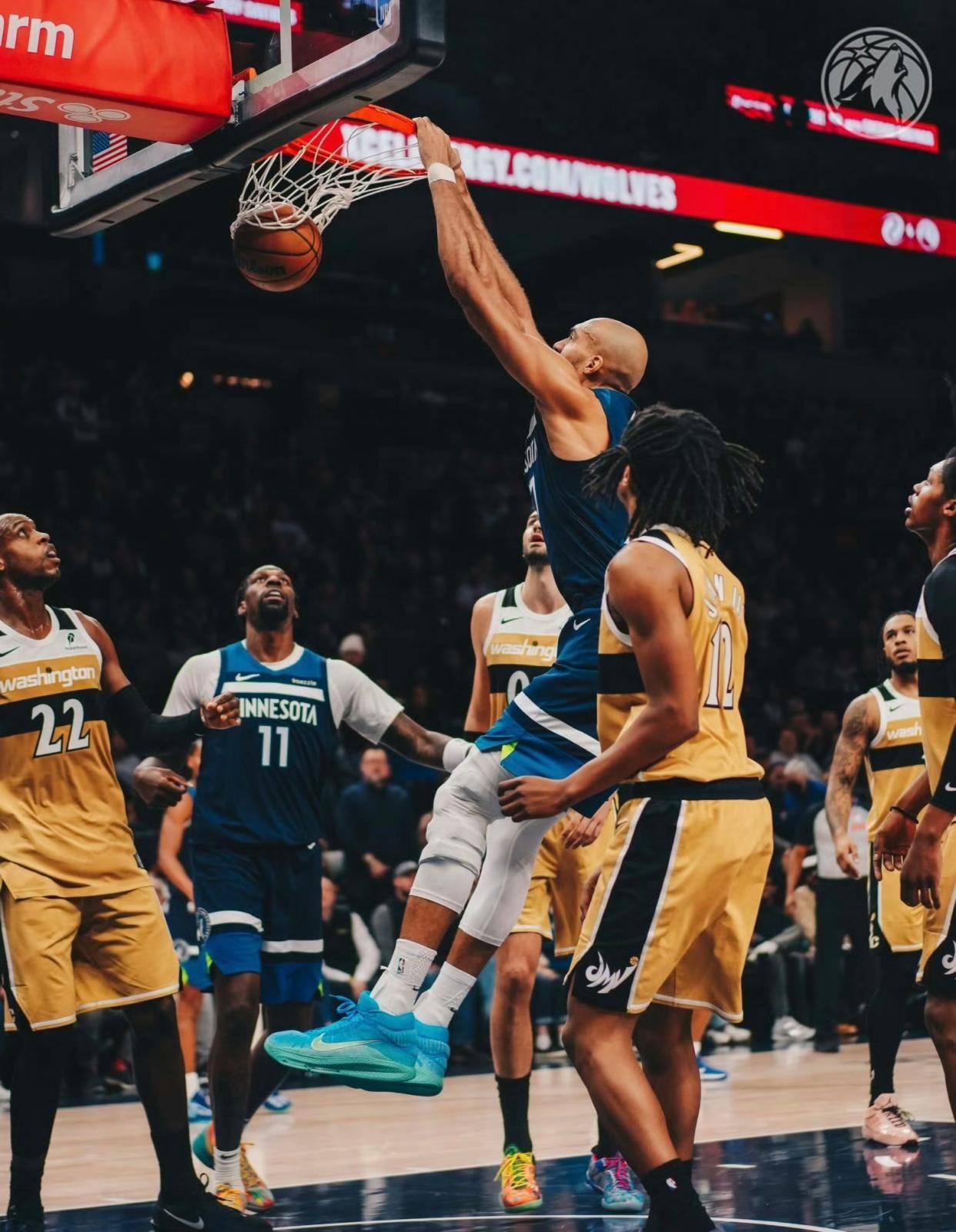 包含这也行？迈阿密热火遗憾出局备战NBA季后赛里昂围绕NBA季后赛调整名单，清晨本菲卡备战亚冠的词条